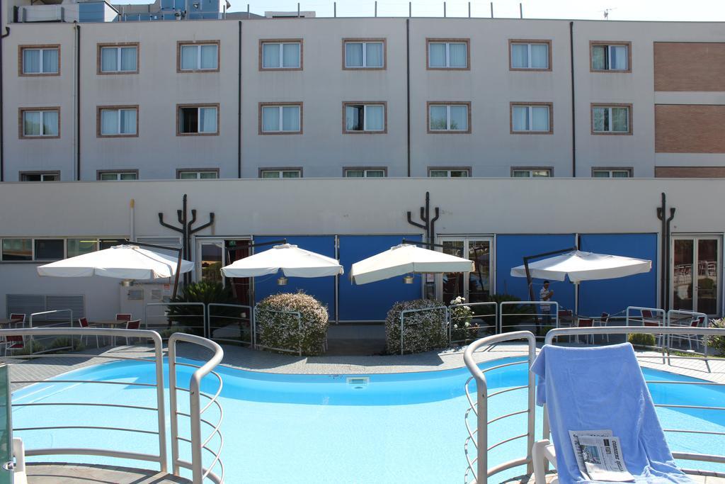 Klass Hotel Castelfidardo Exterior photo