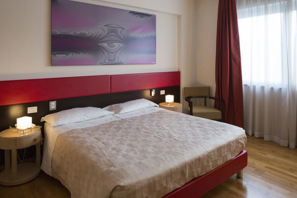 Klass Hotel Castelfidardo Exterior photo